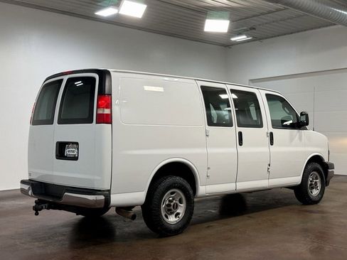 Used 2017 GMC Savana 2500 image 4