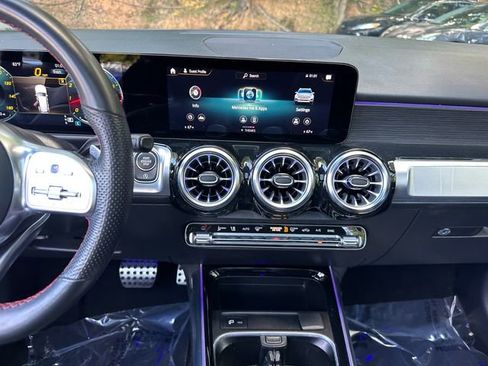 Used 2022 Mercedes-Benz GLB 250 4MATIC image 20