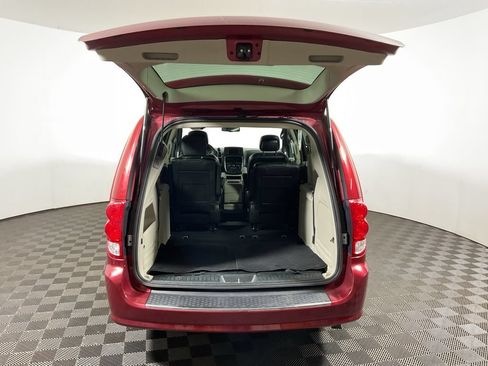 Used 2014 Dodge Grand Caravan SXT FWD image 14
