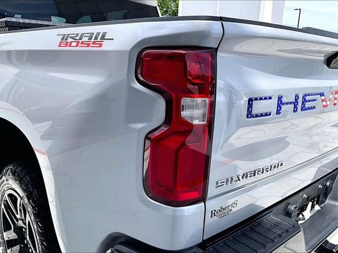 Used 2021 Chevrolet Silverado 1500 LT Trail Boss w/ Bed Protection Package AWD/4WD image 23