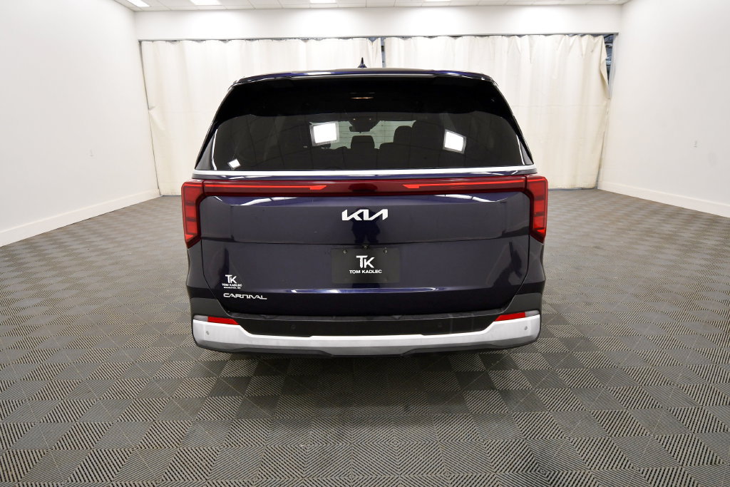 Certified 2024 Kia Carnival LX FWD image 6