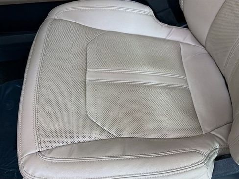 Used 2023 Ford Expedition Limited image 20