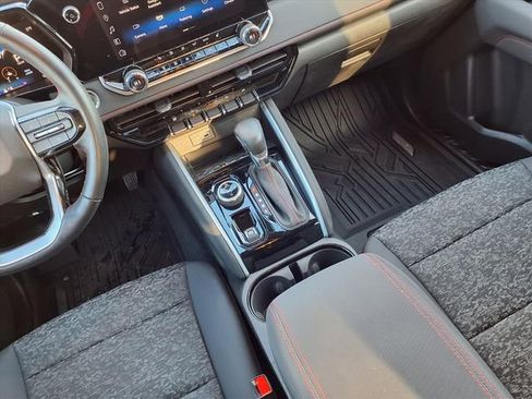 Used 2024 Chevrolet Colorado Z71 w/ Z71 Convenience Package 2 image 10