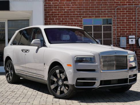 Certified 2024 Rolls-Royce Cullinan AWD/4WD image 20