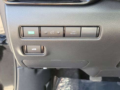 Used 2022 Nissan Sentra SV w/ Lighting Package FWD image 30