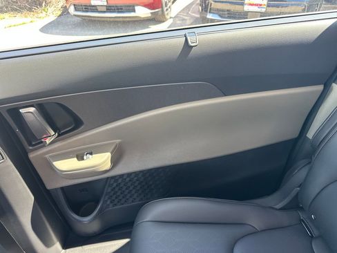 New 2026 Kia Carnival EX FWD image 15