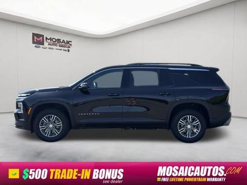 Used 2026 Chevrolet Traverse LT FWD image 4