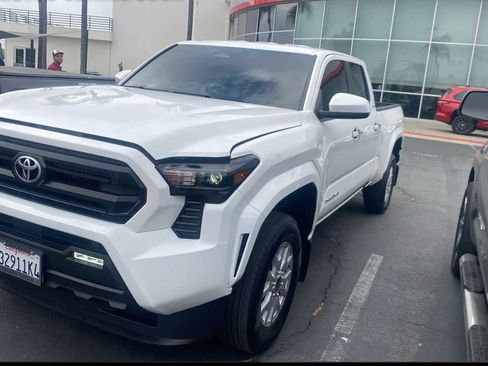 Used 2026 Toyota Tacoma SR5 image 1
