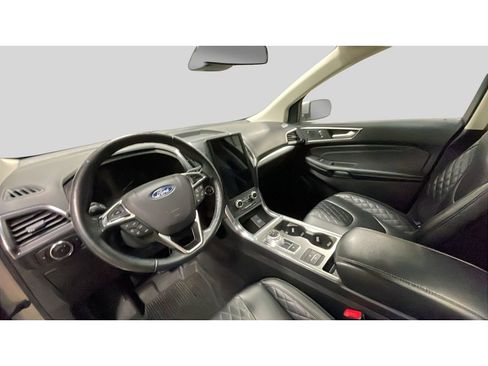 Used 2024 Ford Edge Titanium image 10