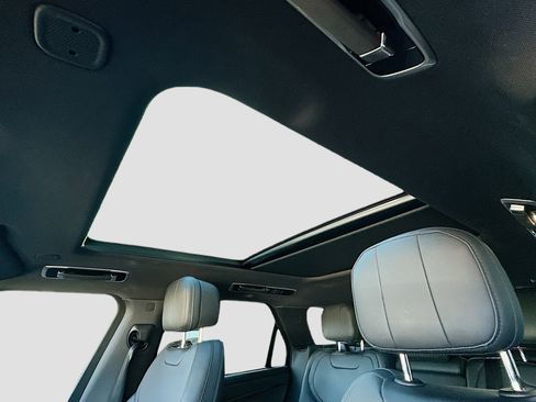 Used 2025 Land Rover Range Rover Sport Dynamic SE image 23