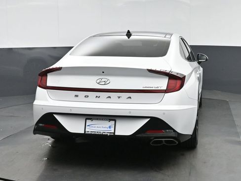 Used 2023 Hyundai Sonata Limited w/ Preferred Accessory Package image 6