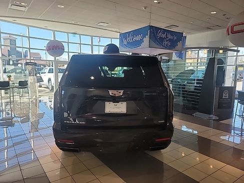 Used 2026 Cadillac Escalade Sport w/ Touring Package image 6
