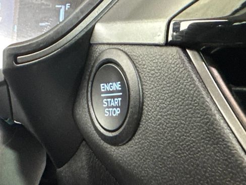 Used 2025 Ford Escape Active w/ Cold Weather Package AWD/4WD image 17