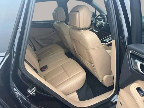 Used 2024 Porsche Macan image 13