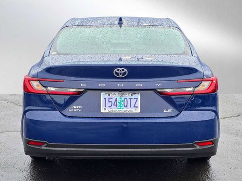Used 2025 Toyota Camry LE image 5