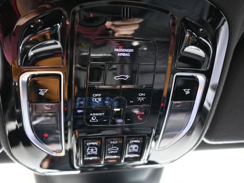 Used 2023 Maserati Grecale Modena image 37