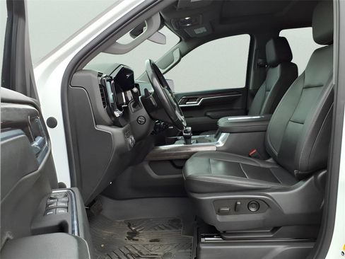 Used 2022 Chevrolet Silverado 1500 LTZ w/ LTZ Premium Package image 16