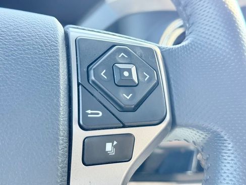 Used 2018 Toyota Tacoma Limited image 30