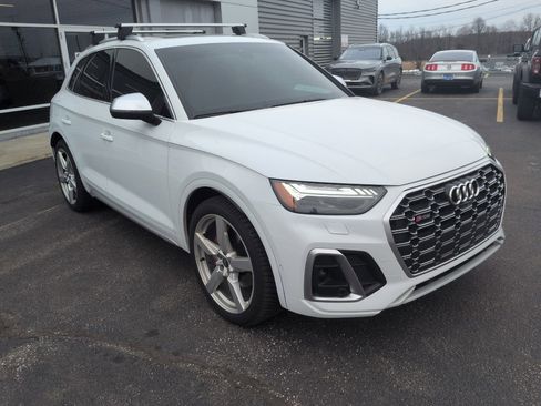 Used 2021 Audi SQ5 Prestige w/ Prestige Package image 2
