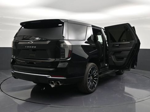 Used 2025 Chevrolet Tahoe High Country image 34