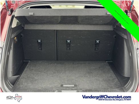 Certified 2025 Chevrolet Trax LT FWD image 30