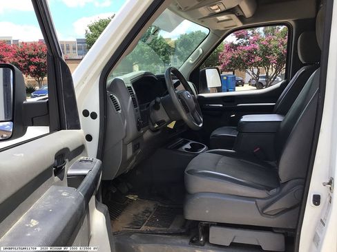 Used 2020 Nissan NV 2500 SV RWD image 4