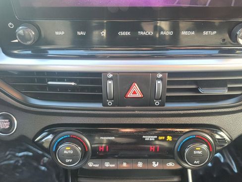 Used 2022 Kia Forte GT-Line image 26