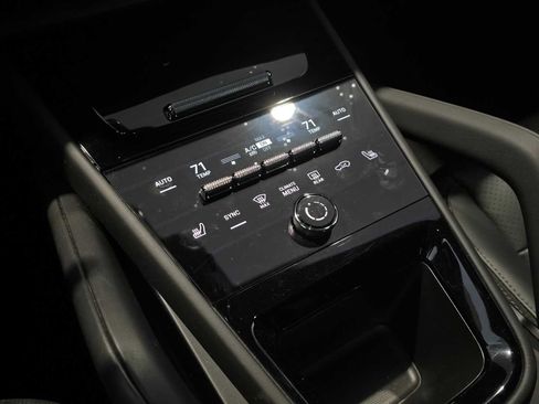 Used 2024 Porsche Cayenne S image 30