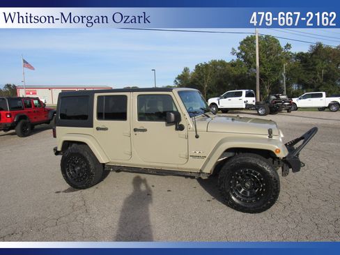 Used 2017 Jeep Wrangler Unlimited Sahara w/ Dual Top Group image 18
