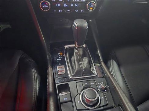 Used 2018 MAZDA MAZDA3 Touring FWD image 15