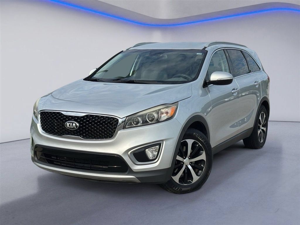 Used 2016 Kia Sorento EX FWD image 2