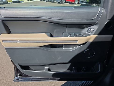 Used 2024 Ford Expedition Limited RWD image 18