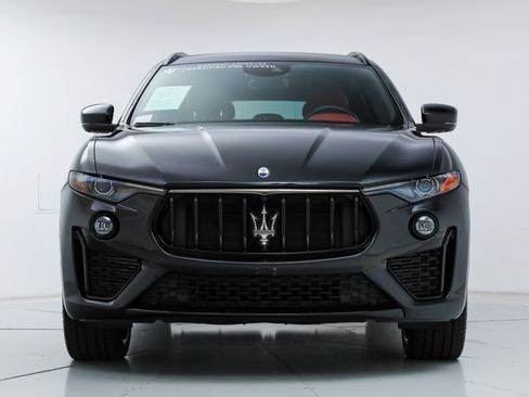 Certified 2022 Maserati Levante GT AWD/4WD image 8