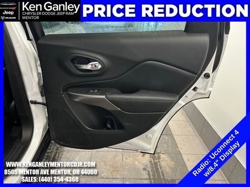 Used 2019 Jeep Cherokee Limited image 22