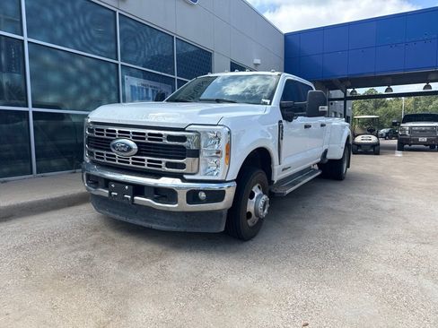 Used 2023 Ford F350 XLT w/ 360-Degree Camera Package AWD/4WD image 4