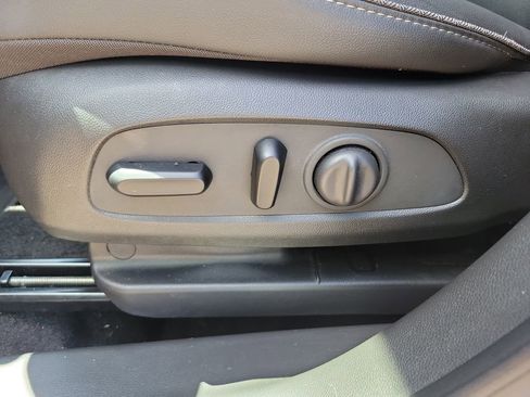 Used 2023 Buick Encore GX Select w/ Sport Touring Package FWD image 18