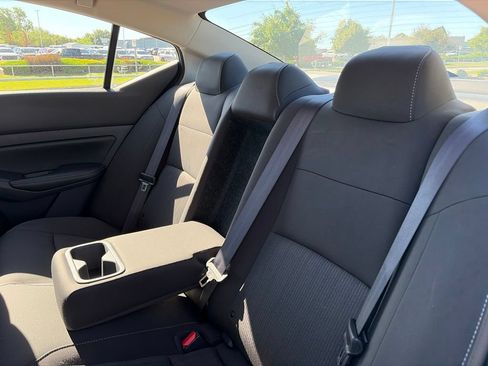 Used 2025 Nissan Altima 2.5 SV FWD image 38