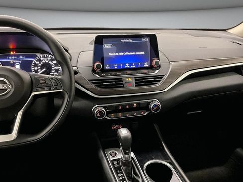 Used 2024 Nissan Altima 2.5 SV AWD/4WD image 9