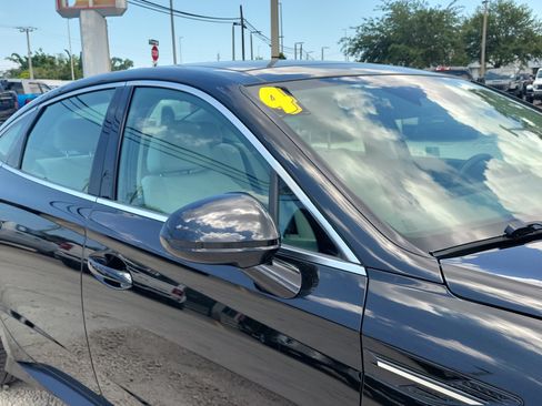 Used 2024 Hyundai Sonata SEL w/ Convenience Package FWD image 9