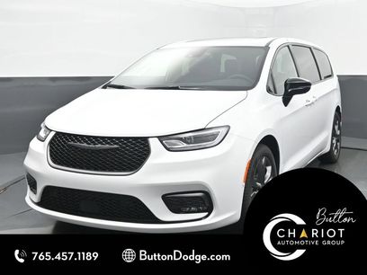 New 2026 Chrysler Pacifica Select