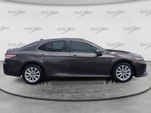 Used 2019 Toyota Camry LE w/ Convenience Package FWD image 8