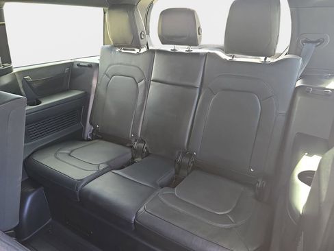 Used 2023 Land Rover Defender 130 X-Dynamic SE AWD/4WD image 13