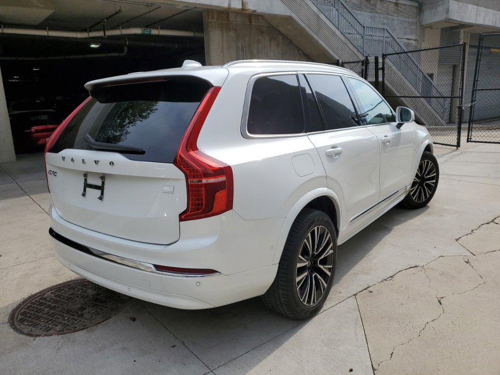 Certified 2024 Volvo XC90 T8 Plus AWD/4WD image 6