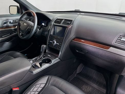 Used 2019 Ford Explorer Platinum AWD/4WD image 39