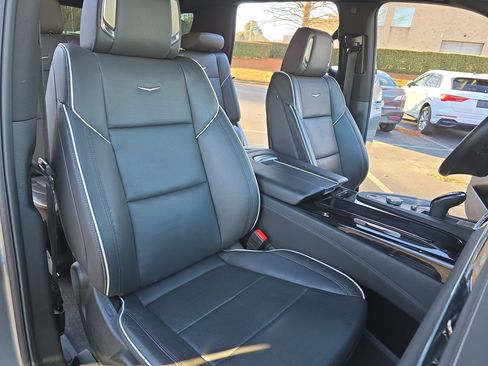 Used 2024 Cadillac Escalade Sport w/ LPO, ONYX Package image 10