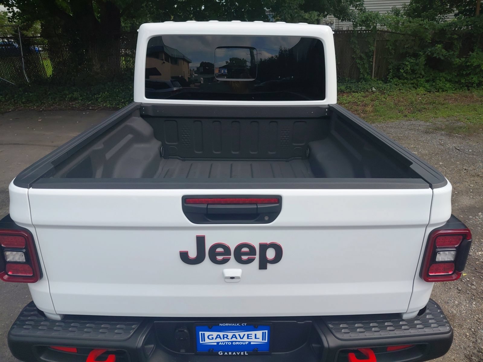 Used 2025 Jeep Gladiator Rubicon w/ Convenience Group AWD/4WD image 26