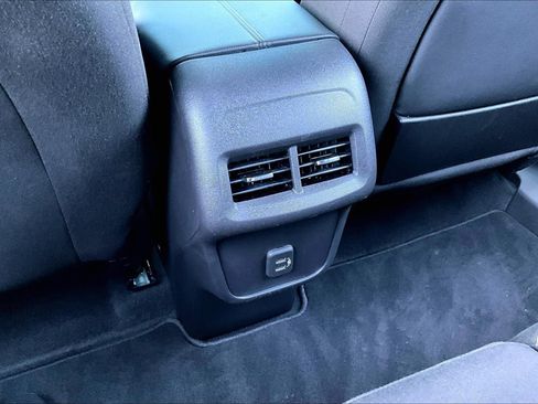 Used 2024 GMC Terrain SLE w/ Elevation Edition FWD image 24