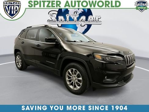 Used 2019 Jeep Cherokee Latitude Plus w/ Comfort/Convenience Group AWD/4WD image 1