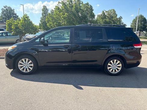 Used 2011 Toyota Sienna XLE AWD/4WD image 2