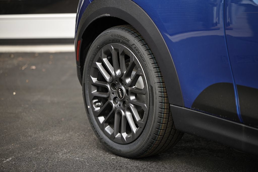New 2026 MINI Cooper 2-Door Hardtop FWD image 5